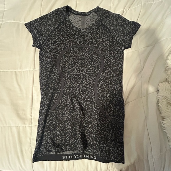 Black printed Lululemon swiftly - Picture 1 of 2